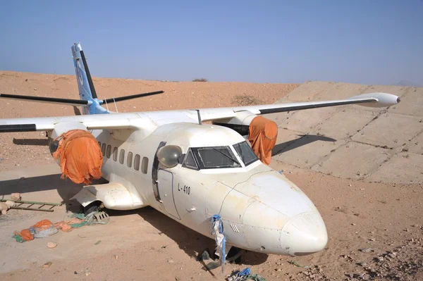 Oude vliegtuigen l-410 in luchthaven berbers — Stockfoto