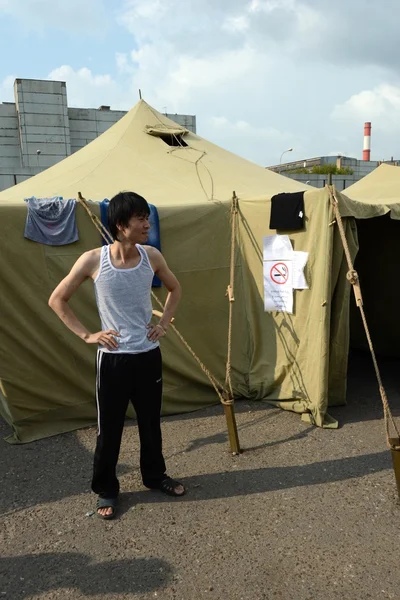 Acampamento temporário para pessoas deslocadas — Fotografia de Stock