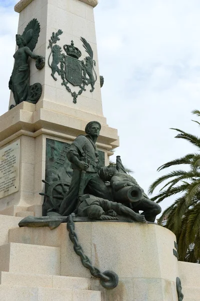 Pomnik na placu bohaterów de cavite żeglarzy zginął w walkach z Amerykanami w 1898 w cavite i sant iago de cuba. — Zdjęcie stockowe