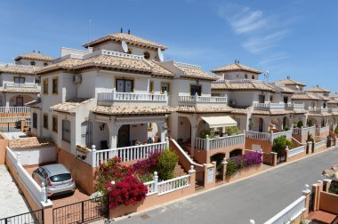 orihuela costa içinde konut kompleksi