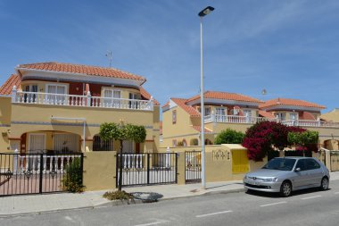 orihuela costa içinde konut kompleksi