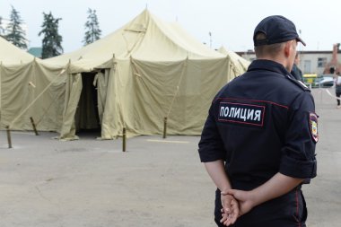 Zorla göç ettirilmiş kişiler için geçici kamp