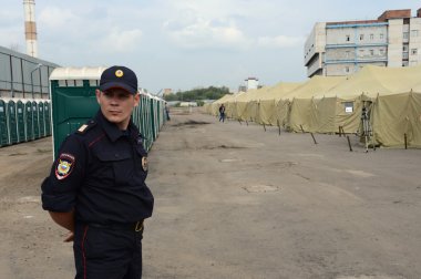 Zorla göç ettirilmiş kişiler için geçici kamp