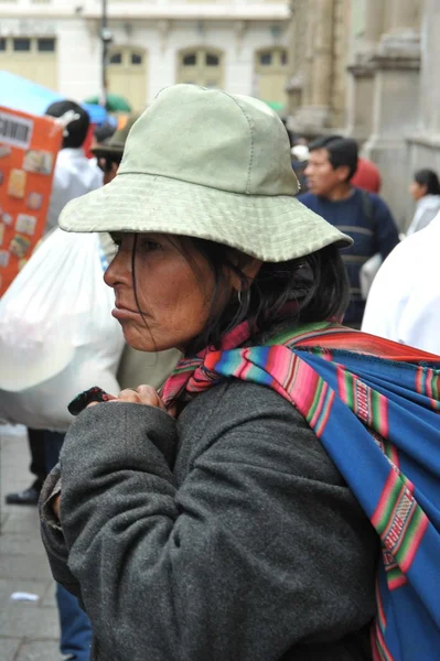 Le donne sulla strada di La Paz . — Foto Stock