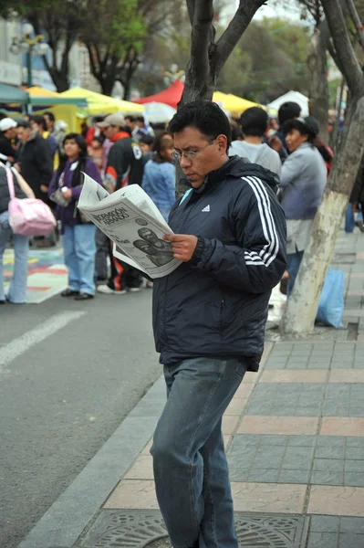 La gente en las calles de la ciudad de La Paz . —  Fotos de Stock