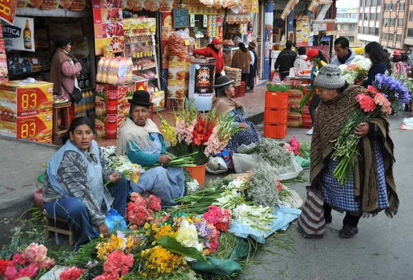 Women selling on the street of La Paz. — Stock Photo, Image