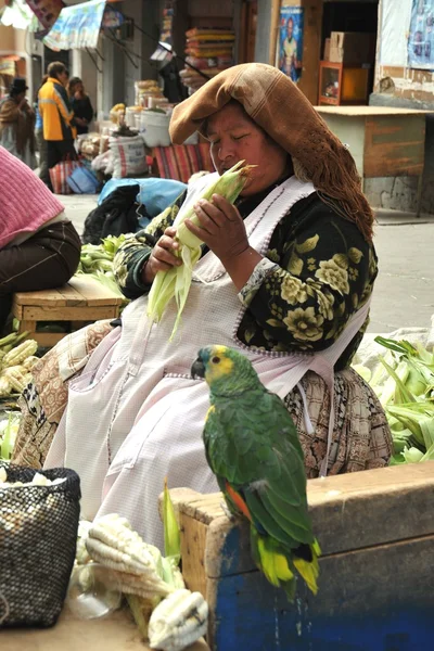 Women selling on the street of La Paz. — Stock Photo, Image