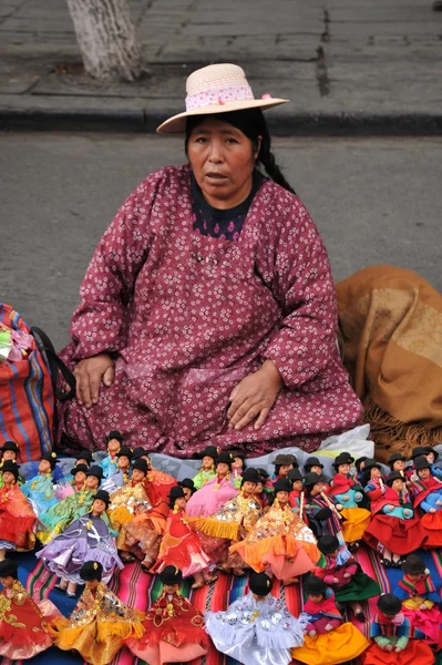 Frauen verkaufen auf der Straße von la paz. — Stockfoto