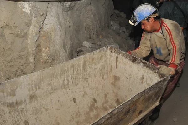 Mine gümüş üretiminde. — Stok fotoğraf