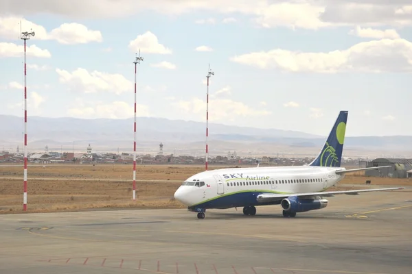 Flugzeug auf dem Flughafen von la Paz. — Stockfoto