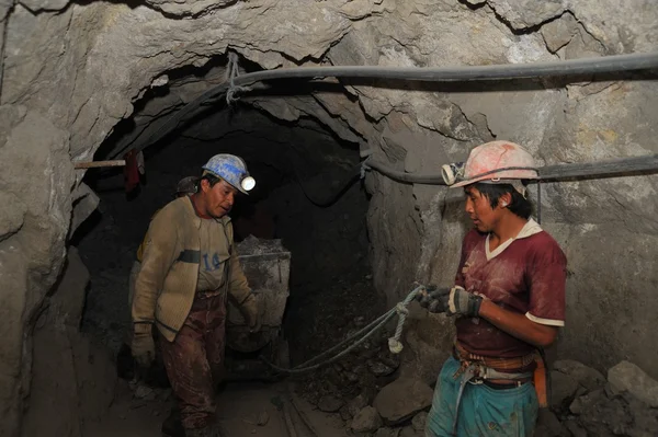 Producción de plata en la mina . — Foto de Stock