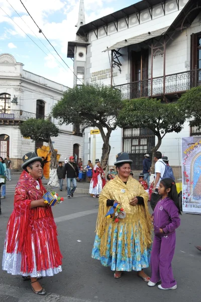 The inhabitants of the city during the carnival in honor of the virgin of Guadalupe. — Stock Photo, Image