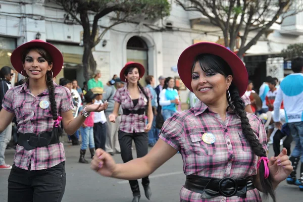 Los habitantes de la ciudad durante el carnaval en honor a la virgen de Guadalupe . — Foto de Stock