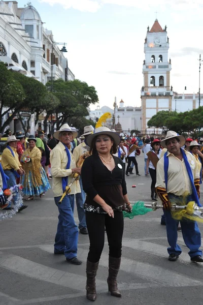 Los habitantes de la ciudad durante el carnaval en honor a la virgen de Guadalupe . — Foto de Stock