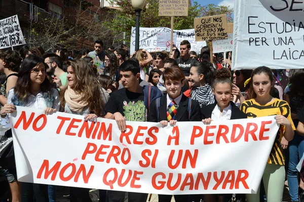 Protestní demonstrace studentů vysokých škol a vysokoškolských studentů v alicante — Stock fotografie