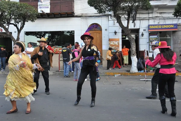 Жители города во время карнавала в честь девы Гваделупы . — стоковое фото