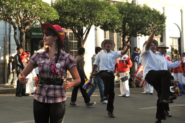 Os habitantes da cidade durante o carnaval em honra da virgem de Guadalupe . — Fotografia de Stock