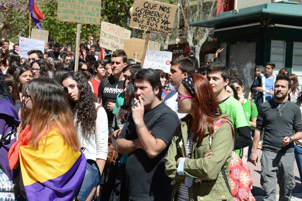 Protestní demonstrace studentů vysokých škol a vysokoškolských studentů v alicante — Stock fotografie