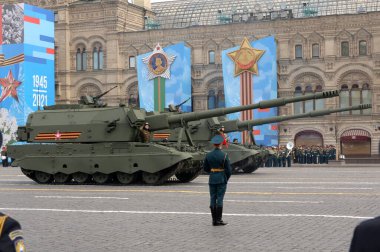 MOSCOW, RUSSIA-MAY 7, 2021: Rus 152 mm güdümlü havan topu tugayı 