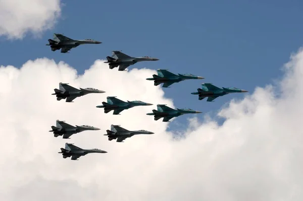 Moscow Russia May 2021 30Sm 전투기들로 구성된 날개가 승리의 퍼레이드의 — 스톡 사진