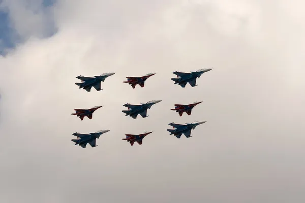 Moscow Russia Maj 2021 Grupy Akrobatyczne Swifts Russian Knights Samolotach — Zdjęcie stockowe