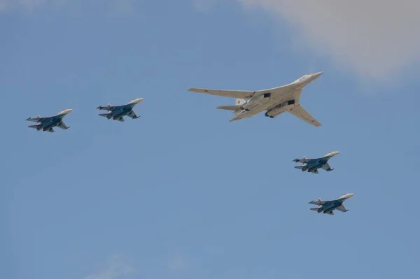 Moskau Russland Mai 2021 Eine Gruppe 35S Kampfflugzeuge Und Ein — Stockfoto