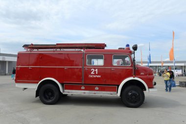 KUBINKA, MOSCOW REGION, RUSSIA - 14 Mayıs 2021: İtfaiye aracı Mercedes Benz MB 1113 Askeri-vatansever kültür ve eğlence parkında 