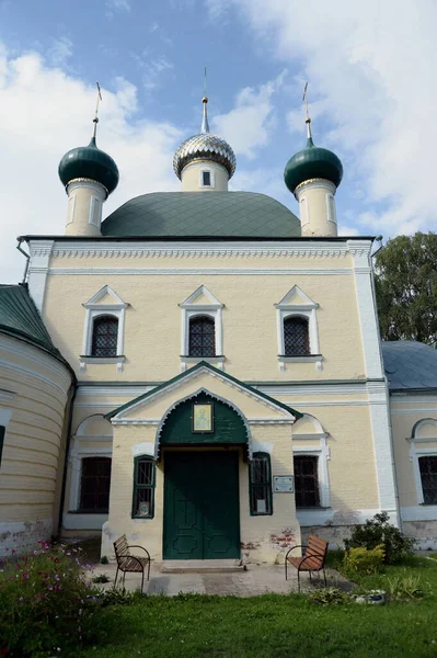 ロシア ヤロスラヴリ州ヴァシュカ 2021年8月15日 ヤロスラヴリ州ペレスラヴスキー地区のヴァシュキにある聖ニコラス教会 — ストック写真