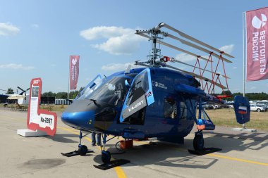 ZHUKOVSKY, MOSCOW REGION, RUSSIA 20 Temmuz 2021: Ka-226T hafif çok amaçlı helikopter Zhukovsky, Rusya 'daki MAKS-2021 Uluslararası Havacılık ve Uzay Salonu