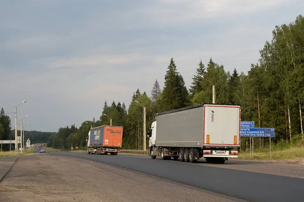 Govyrino Yaroslavl Region Russia August 2021 Trucks Yaroslavl Highway Village — Stockfoto