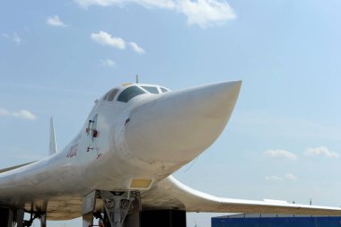 ZHUKOVSKY, MOSCOW REGION, RUSSIA - 20 Temmuz 2021: Zhukovsky 'deki Uluslararası Havacılık ve Uzay Salonu MAKS-2021' de Tu-160 (