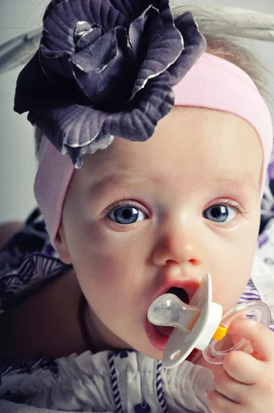 Retrato de niña hermosa —  Fotos de Stock