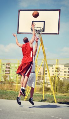 Mahkeme iki basketbol oyuncuları