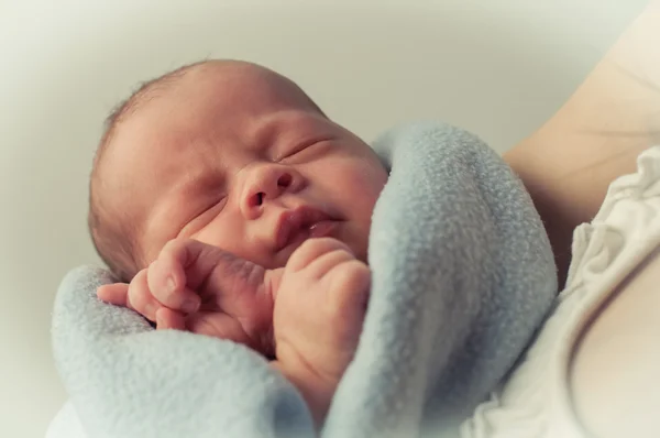 Pequena alegria mãe — Fotografia de Stock