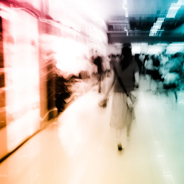 Staden på business walking street blur rörelse — Stockfoto