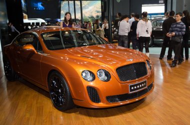 Bentley continental supersports araba ekranda