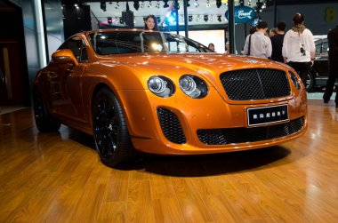 Bentley continental supersports araba ekranda