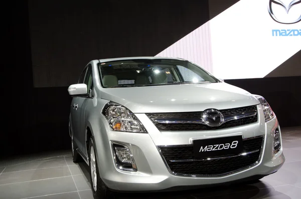 Mazda 8 coche en exhibición — Foto de Stock