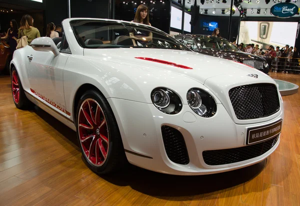 La voiture Bentley Continental Supersports ISR exposée — Photo