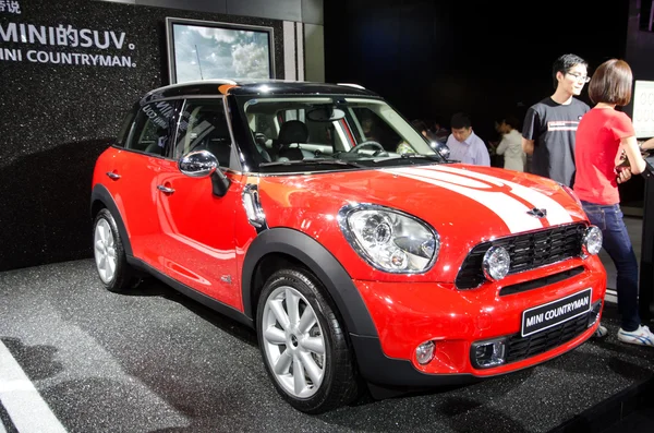 Mini countryman araba ekranda — Stok fotoğraf