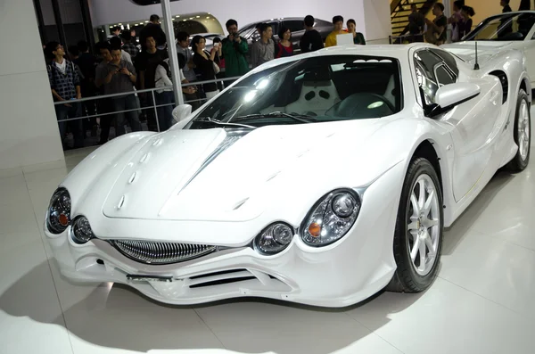 Mitsuoka Orochi carro em exposição — Fotografia de Stock