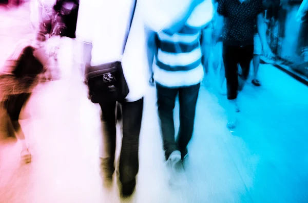 Staden på business walking street blur rörelse — Stockfoto