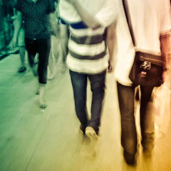 Stad op zakelijke wandelen straat vervagen beweging — Stockfoto