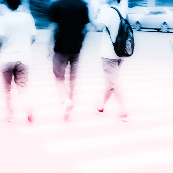 Passeggiata di affari su strada — Foto Stock