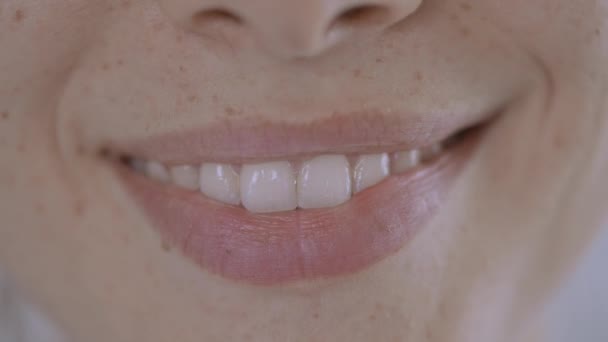 Arc női b roll ajkak — Stock videók