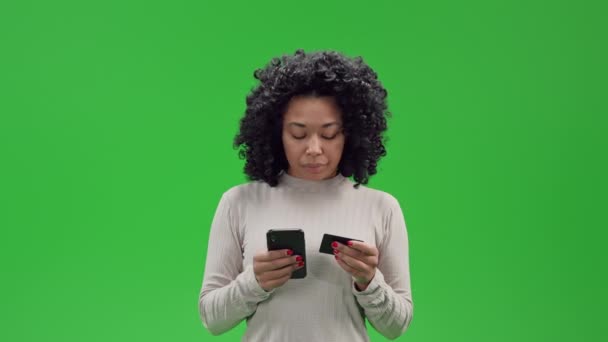 Green Screen mladá africká žena on-line platba — Stock video