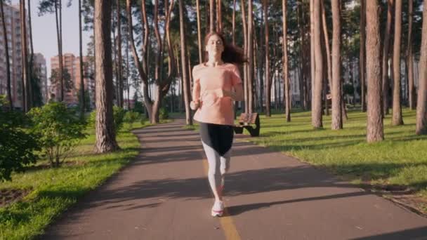 Woman Dressed Sportswear Jogging City Park Jogging Keep Fit Morning — Stok video