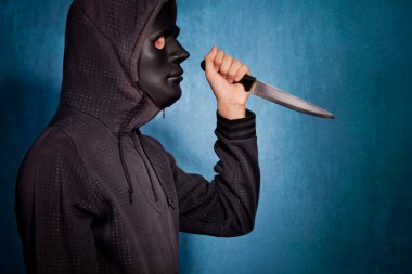 Cadılar Bayramı adam maske ve bıçak