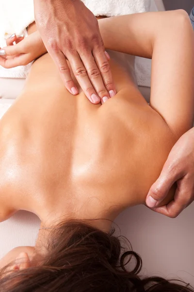 Técnica de masaje de espalda superior — Foto de Stock