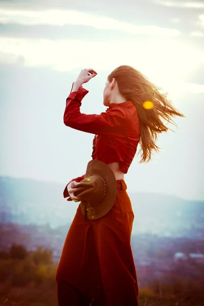 Woman in the wind — Stock Photo, Image